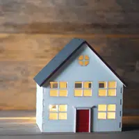 little white house toy